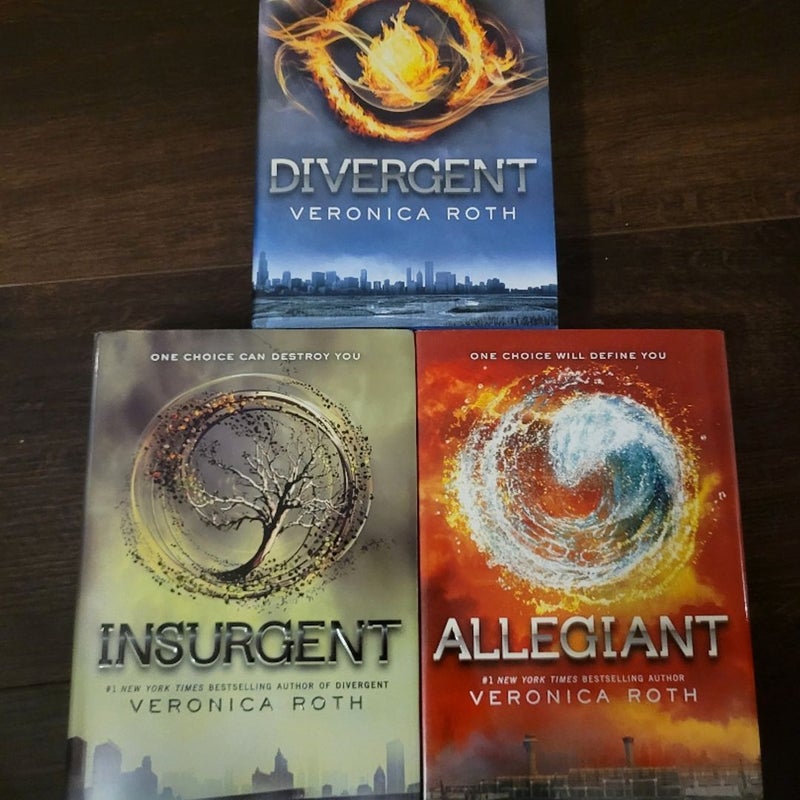 SIGNED Divergent Trilogy Set