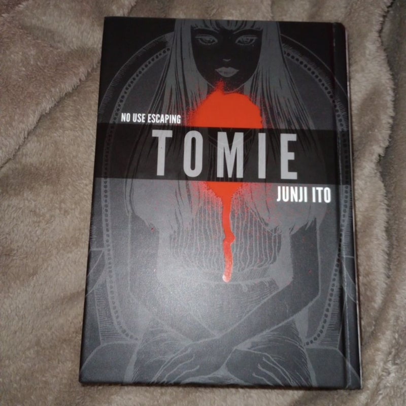 Tomie: Complete Deluxe Edition