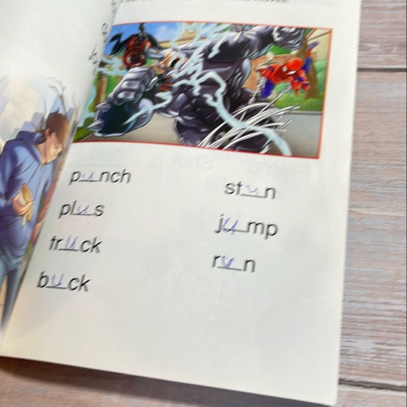 Spider-Man Amazing Phonics Collection: Short Vowels (Disney Learning Bind-Up)