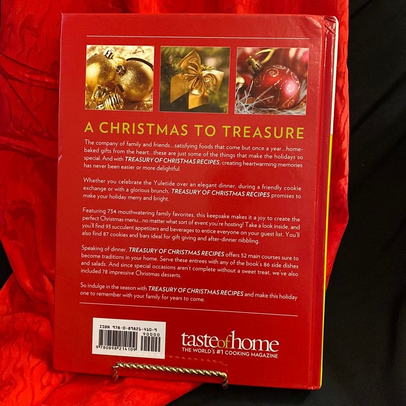 Taste of Home Treasury of Christmas Recipes by Taste of Home, Hardcover