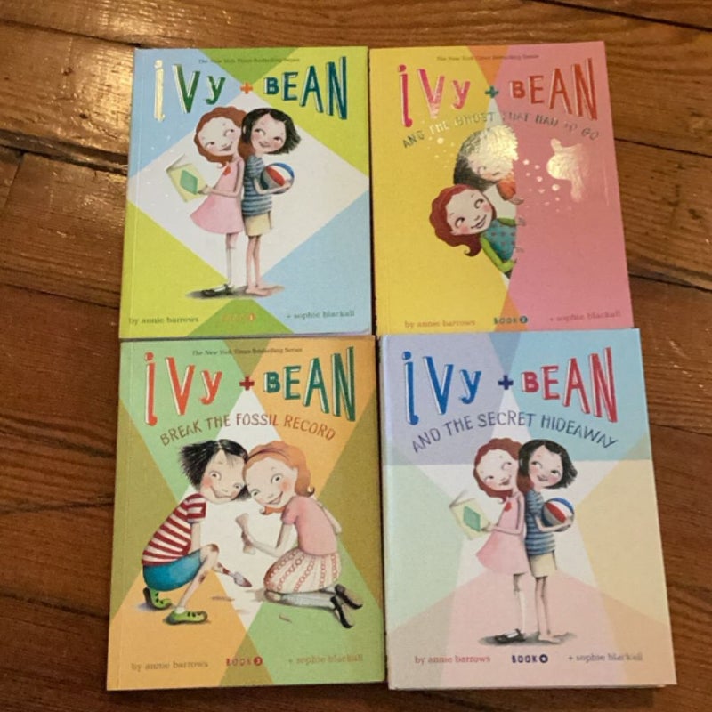 Ivy and Bean Secret Treasure Box (Books 1-3)