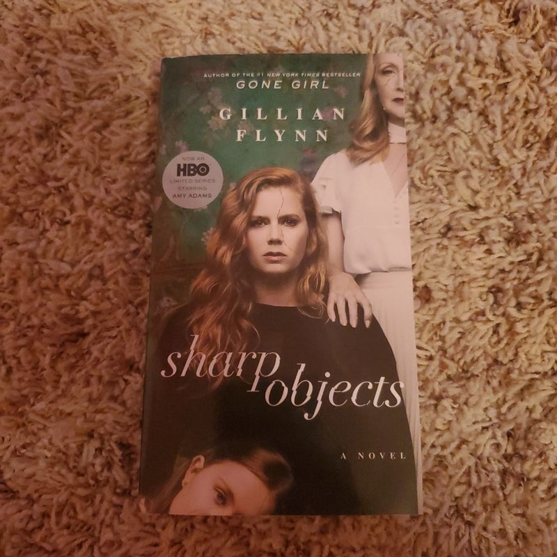 Sharp Objects (Movie Tie-In)