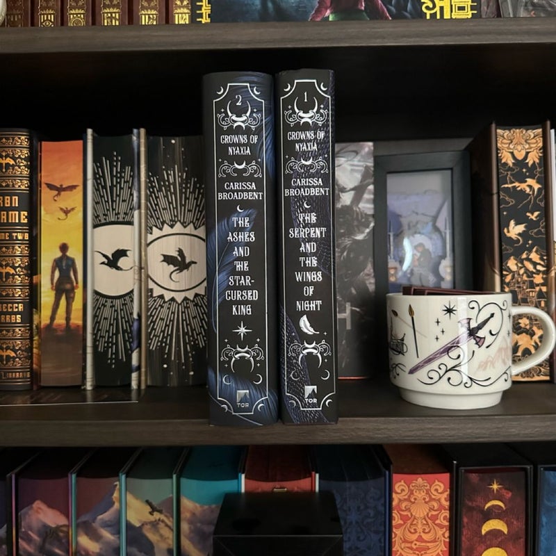 Fairyloot The Crowns of Nyaxia Signed