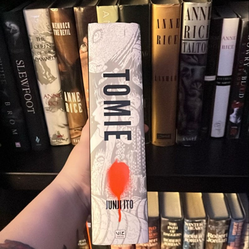 Tomie: Complete Deluxe Edition