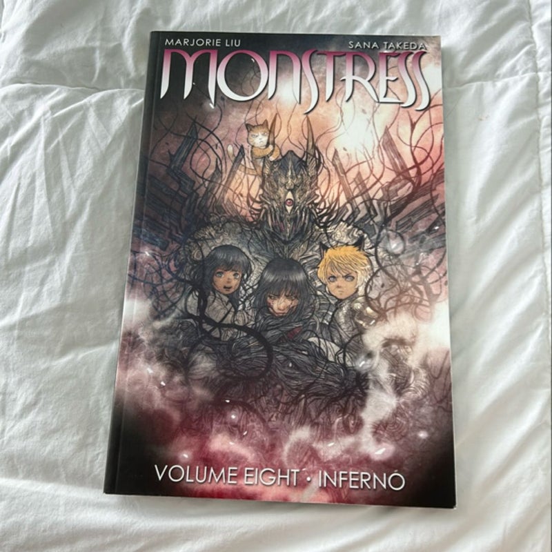 Monstress Volume 8