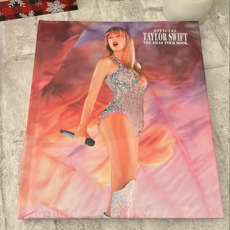 Official Taylor Swift The Eras Tour Book