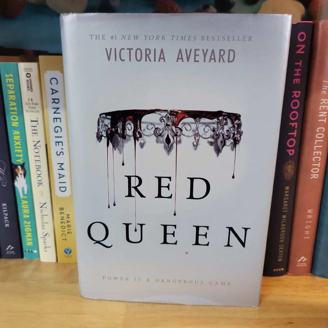 Red Queen by Victoria Aveyard, Hardcover | Pangobooks