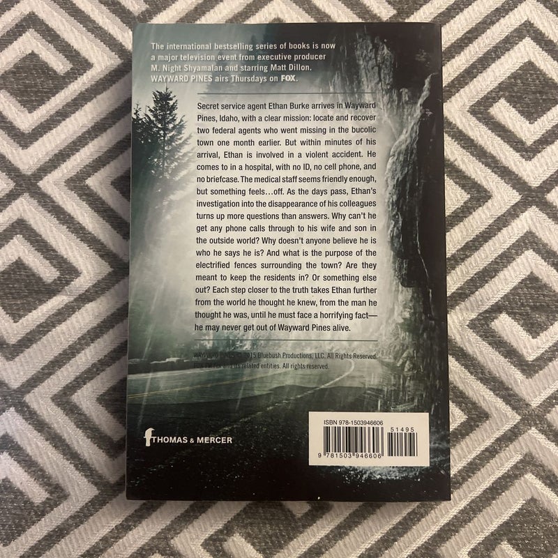 Pines by Blake Crouch, Paperback Pangobooks
