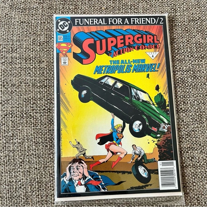 DC Comics Supergirl in Action Comics Funeral for a Friend / 2 Comic Book