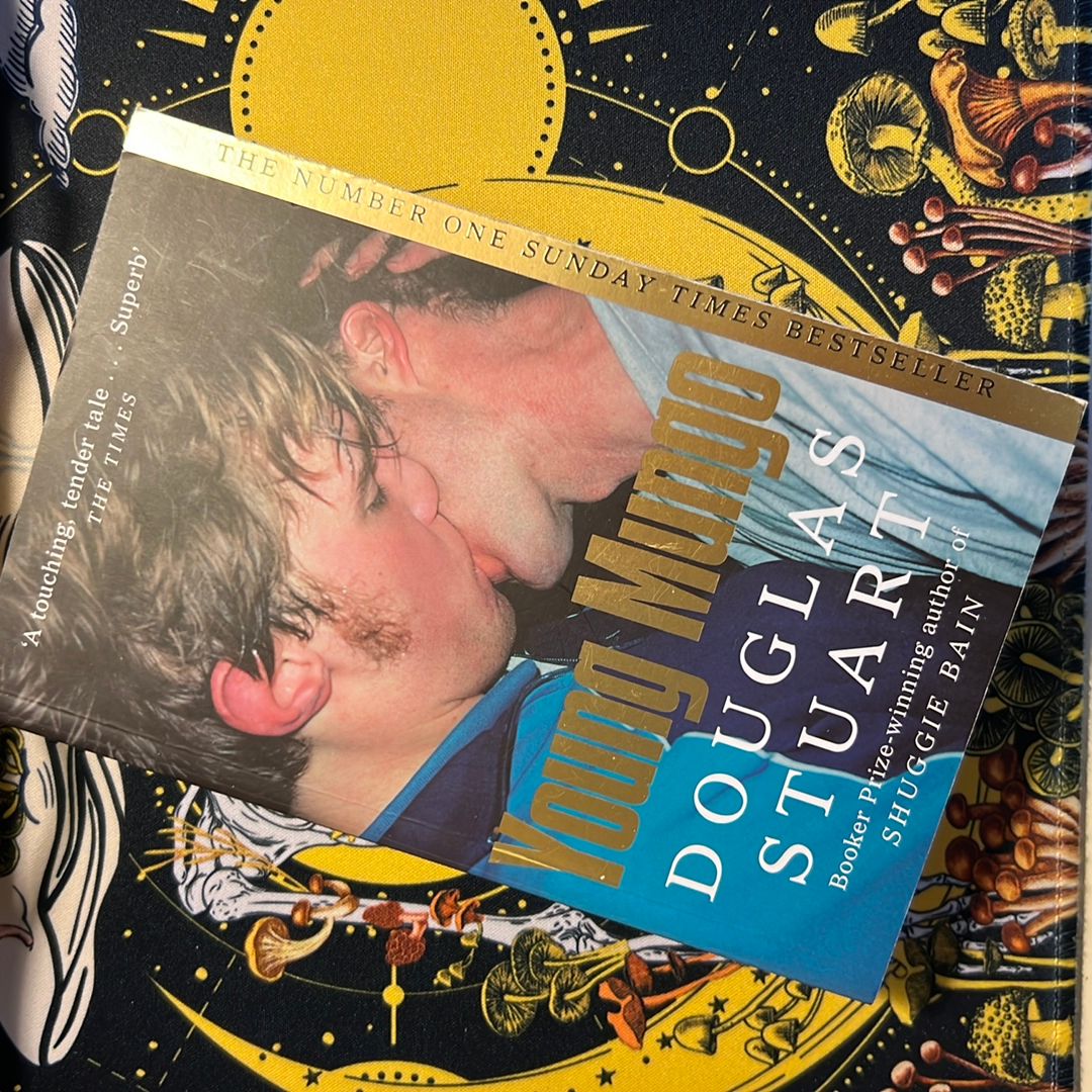 Young Mungo: the No. 1 Sunday Times Bestseller