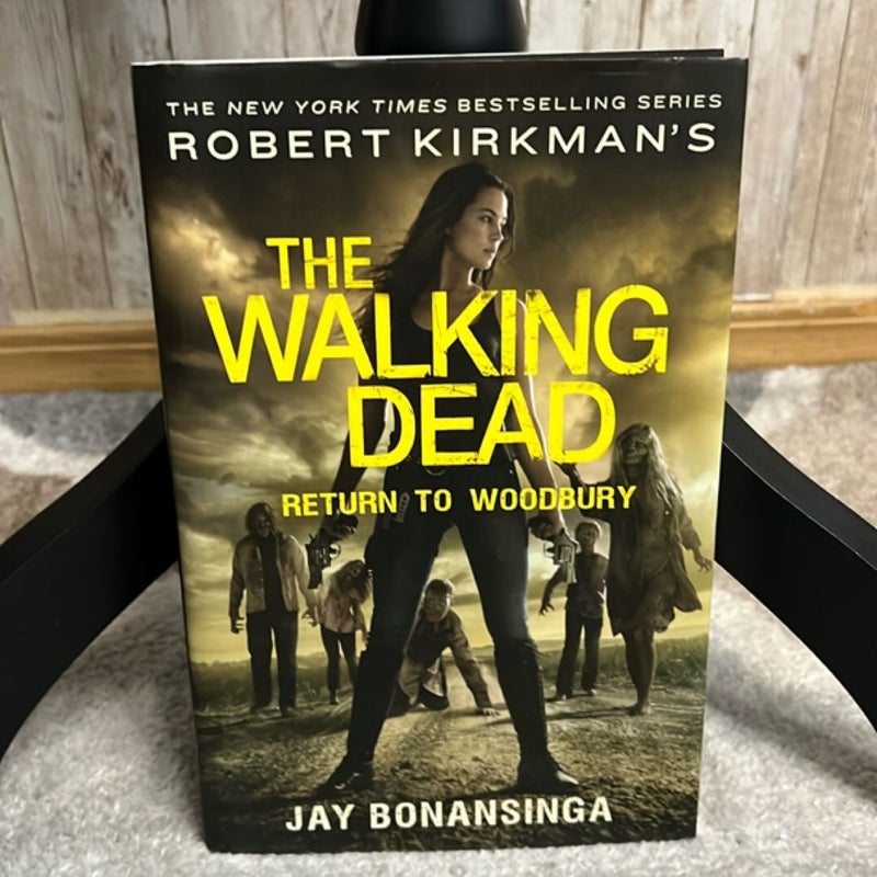 Robert Kirkman's the Walking Dead: Return to Woodbury