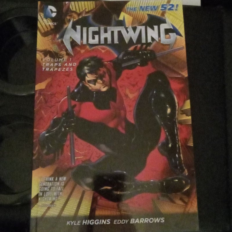 Nightwing Vol. 1: Traps and Trapezes (the New 52)