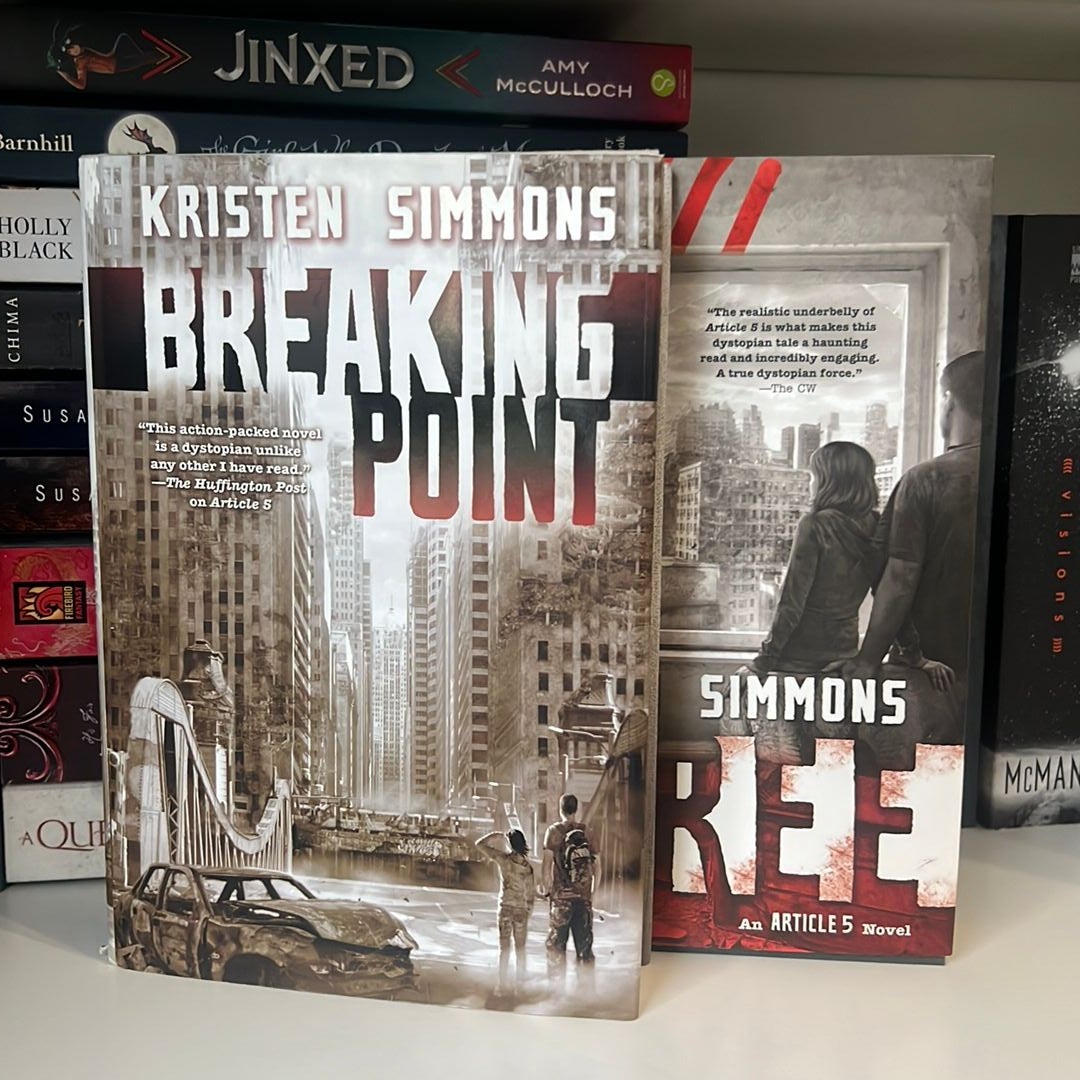  Breaking Point: 9780765329592: Kristen Simmons: Books