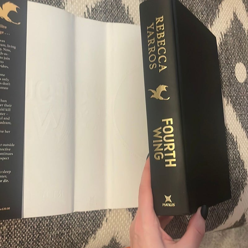 Fourth wing - With bonus chapters