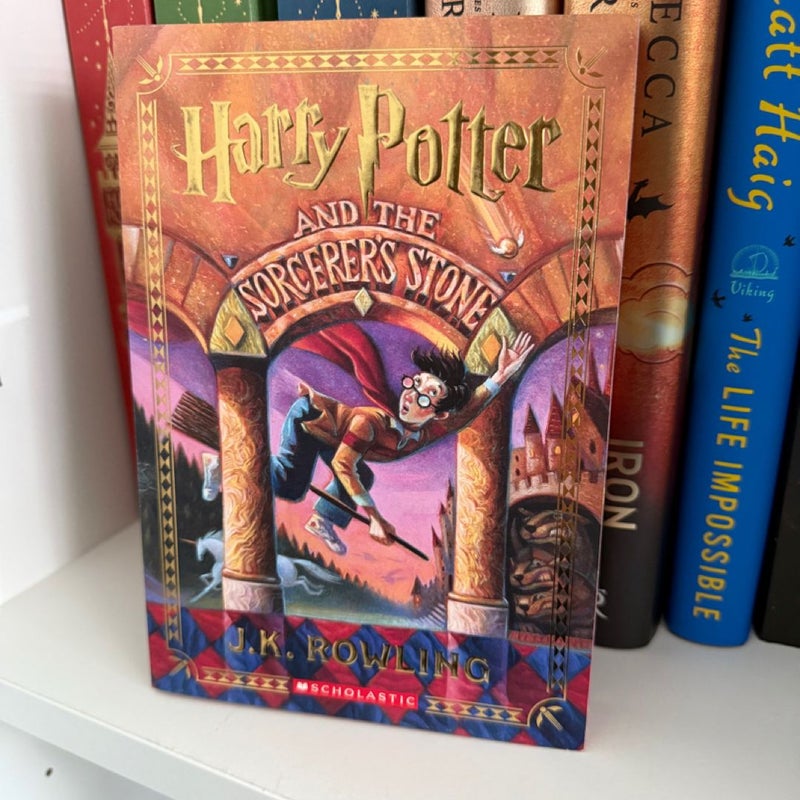 Harry Potter and the Sorcerer's Stone (Stenciled Edges) (Harry Potter, Book 1)