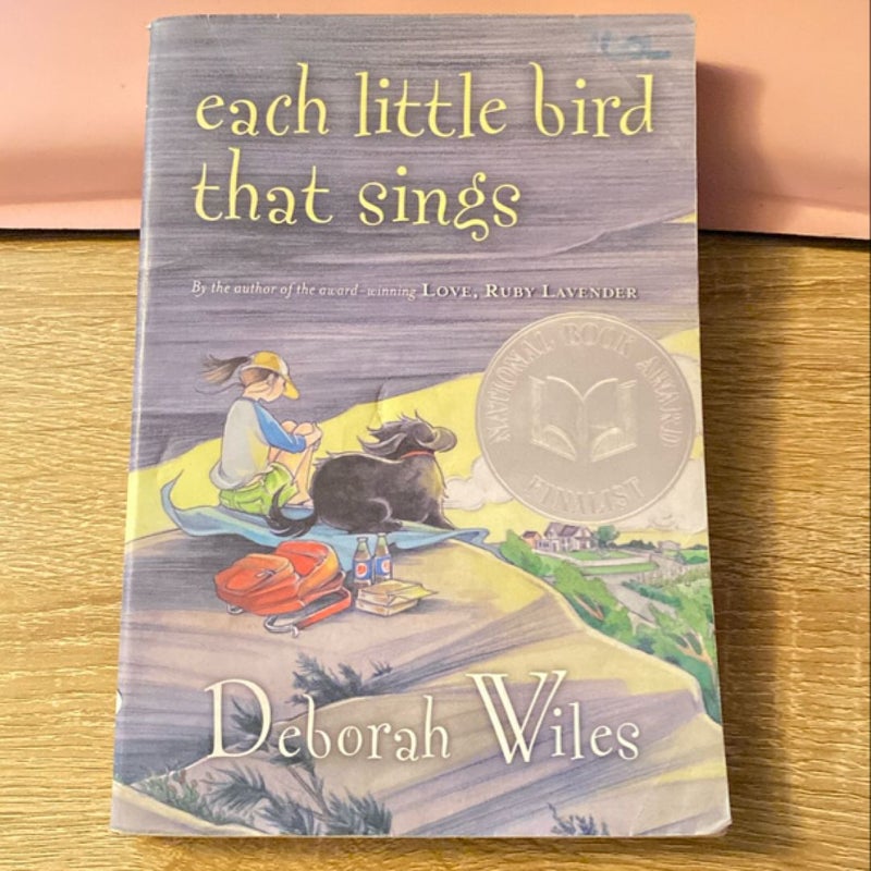 each little bird that sings