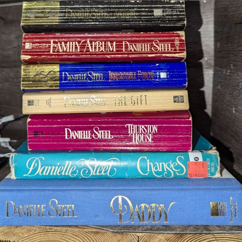 7 Danielle Steel book bundle 