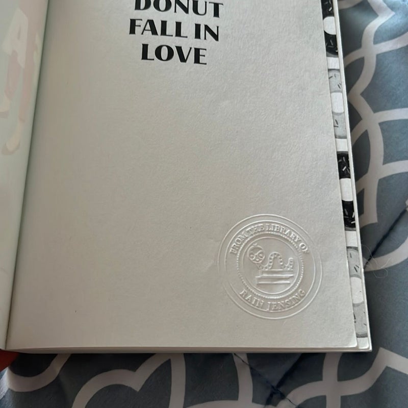 Donut Fall in Love