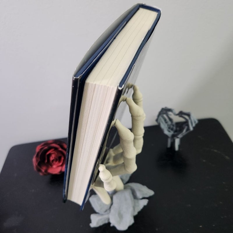 Four: a Divergent Collection