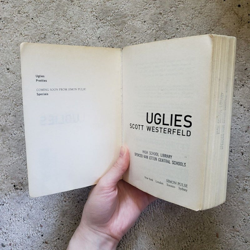 Uglies (Uglies book 1)