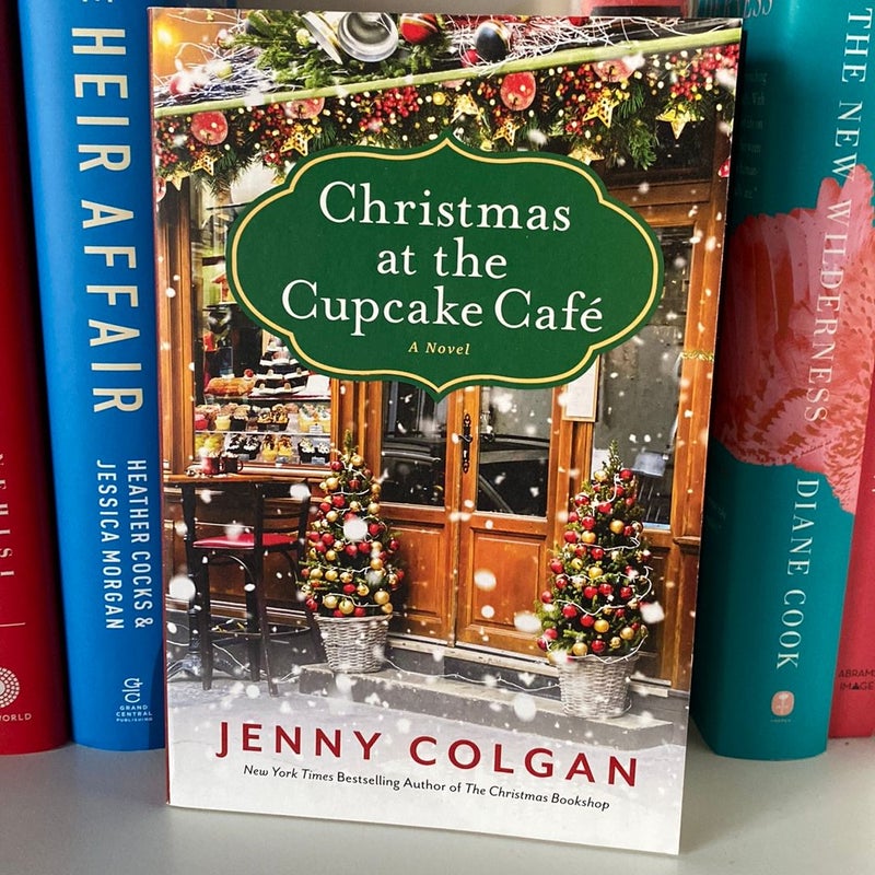 Christmas at the Cupcake Cafe