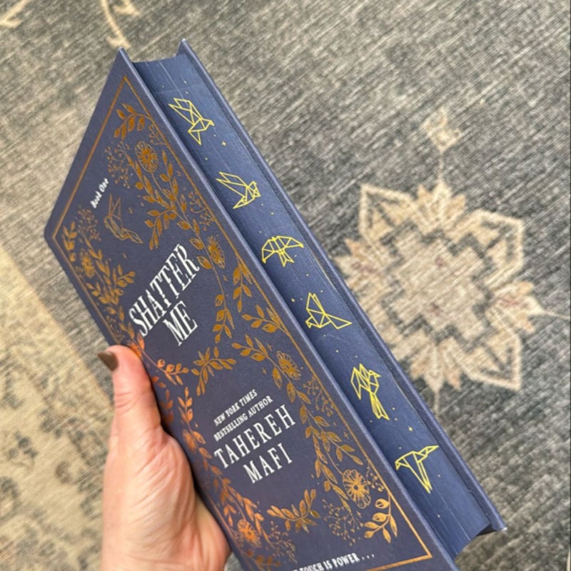 Shatter Me - Waterstones exclusive 