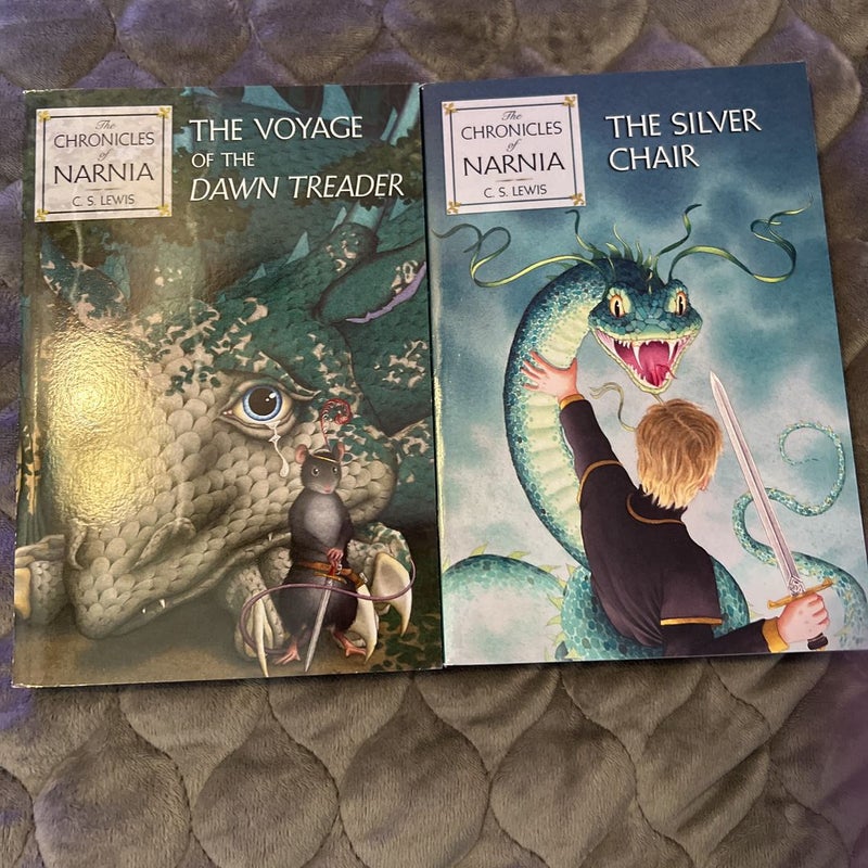 The Chronicles of Narnia Lion 7 Book Set with Trivia Book