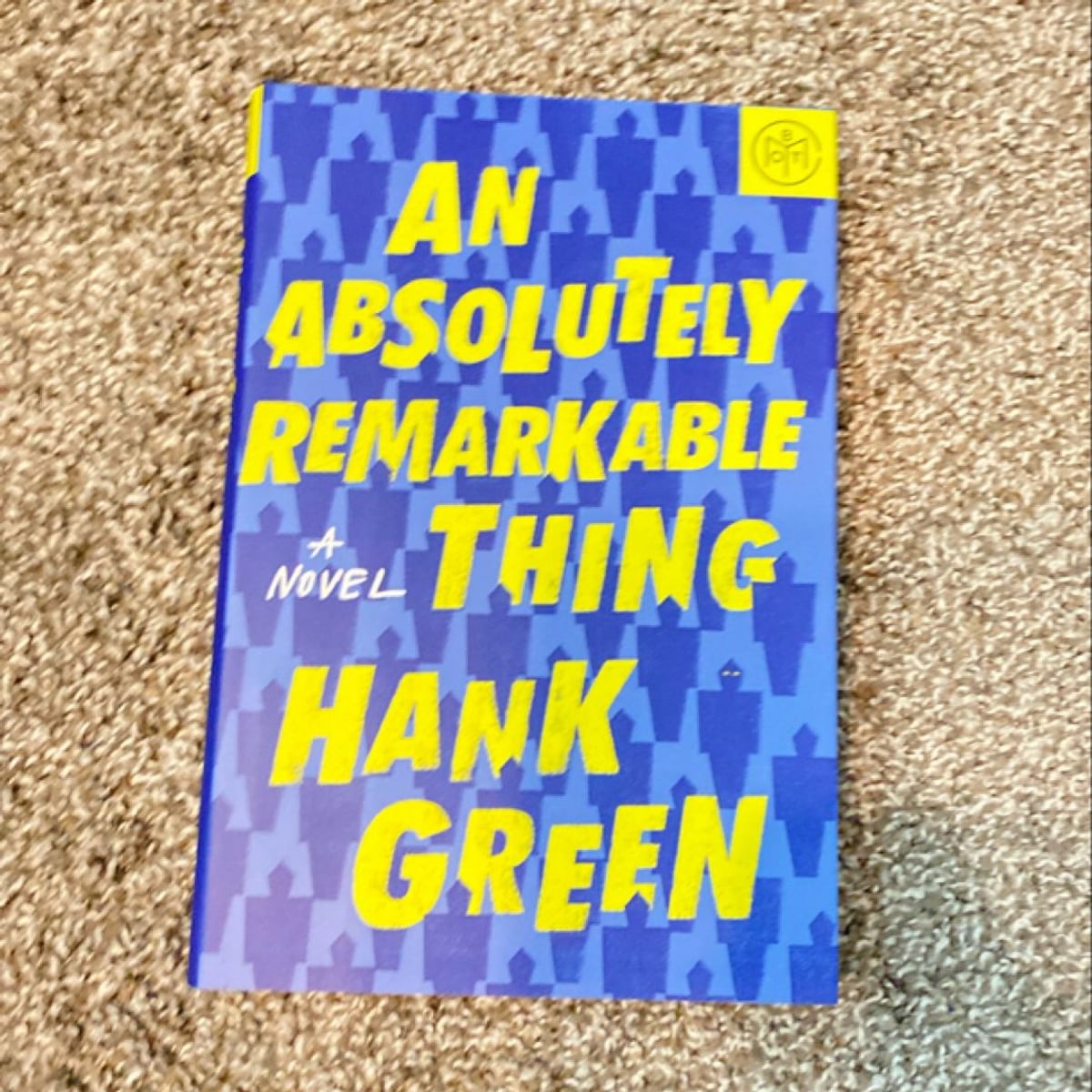 An Absolutely Remarkable Thing by Hank Green, Hardcover | Pangobooks