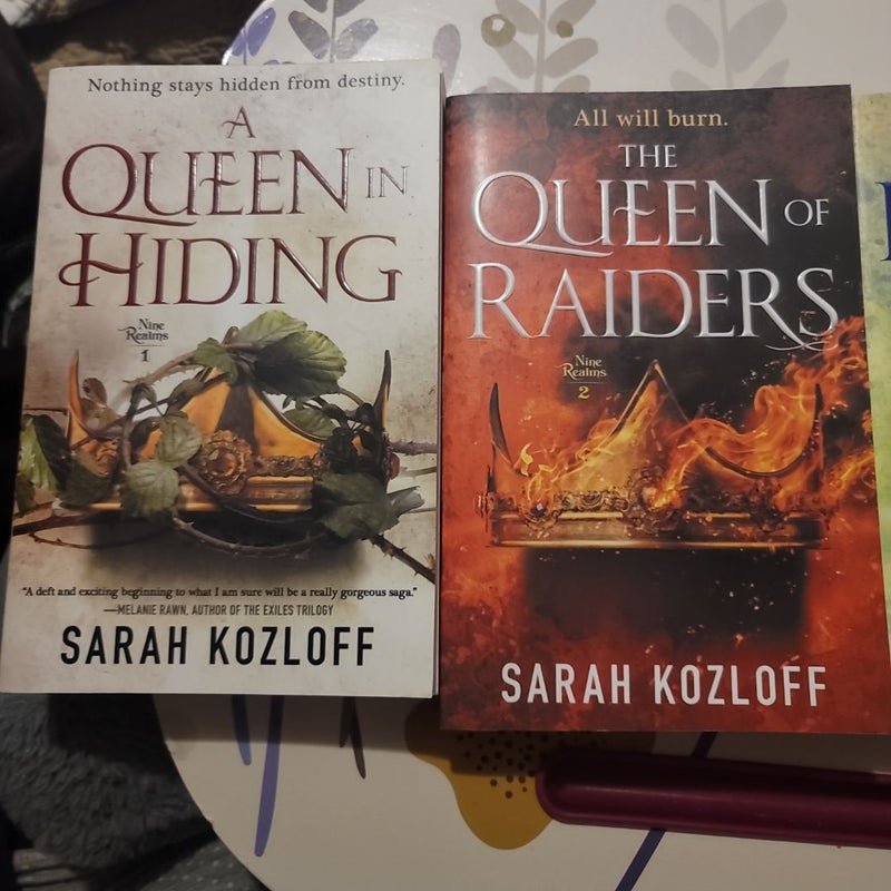 A Queen in Hiding - 4 Books