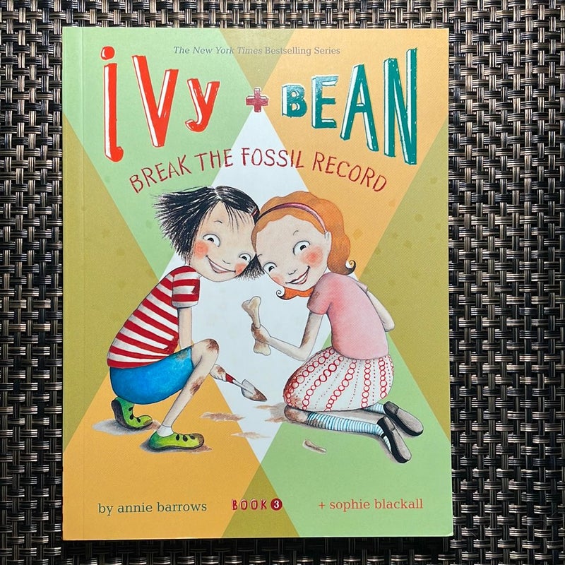 Ivy + Bean - Book 3