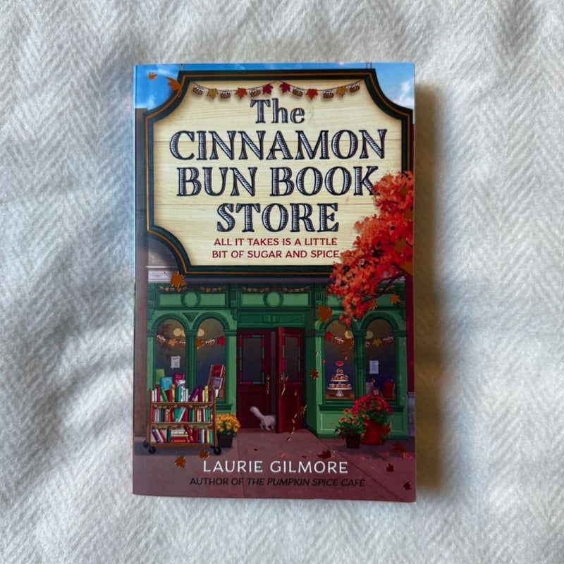 The Cinnamon Bun Book Store (Dream Harbor, Book 2)