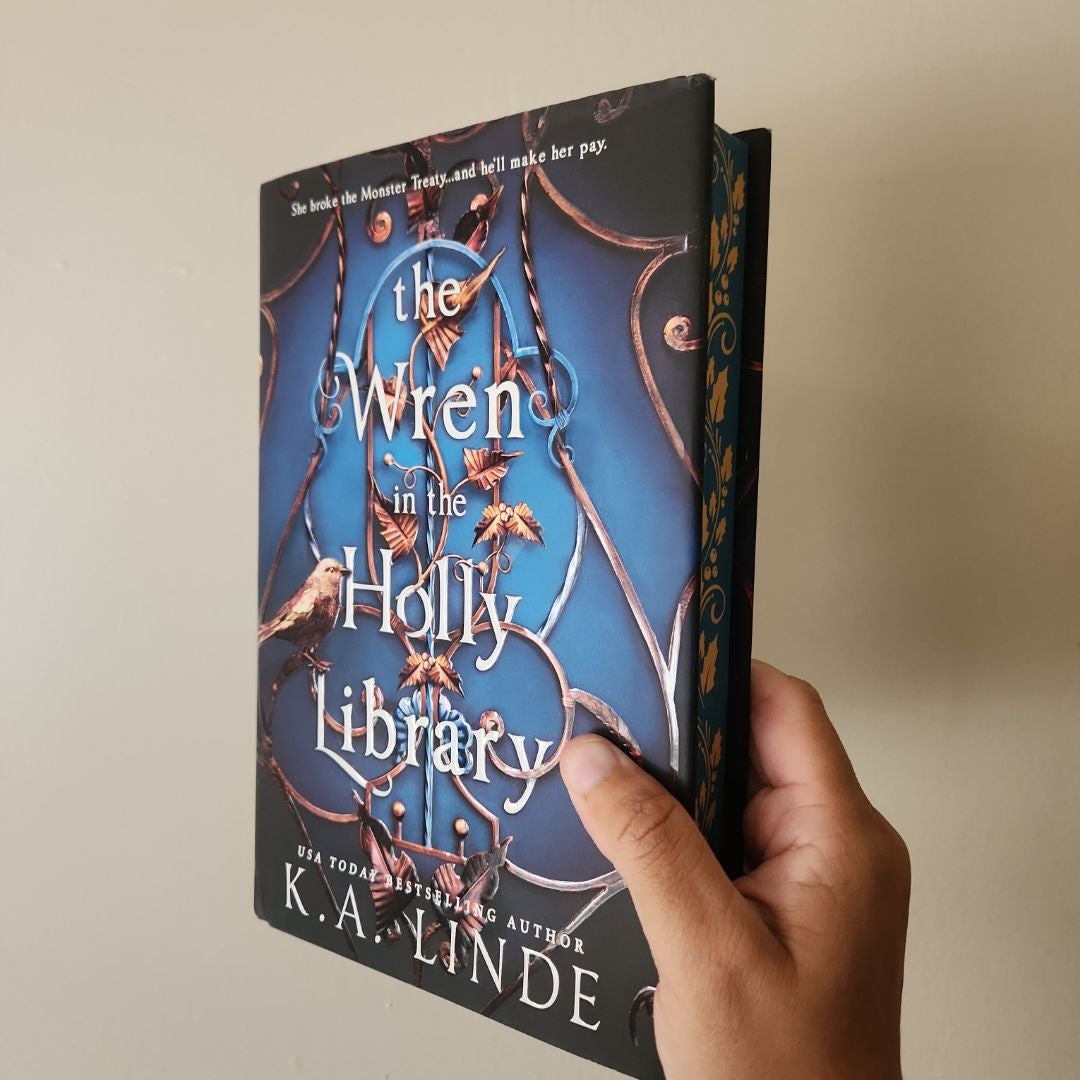 The Wren in the Holly Library (Deluxe Limited Edition)