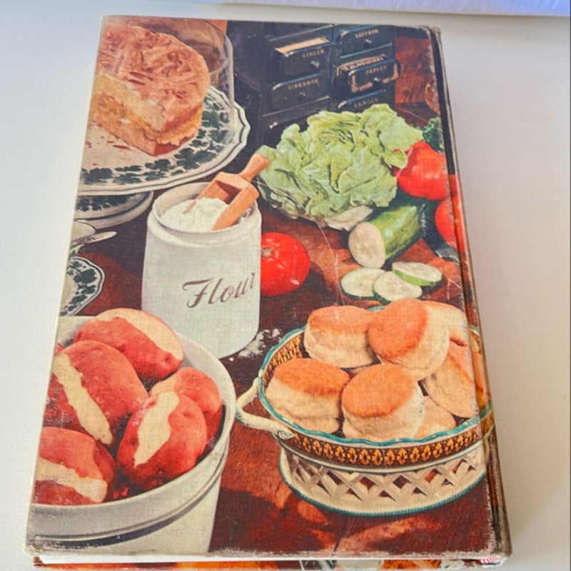 Vintage 50s Betty Crocker Picture Cookbook revised and enlarged 2nd edition