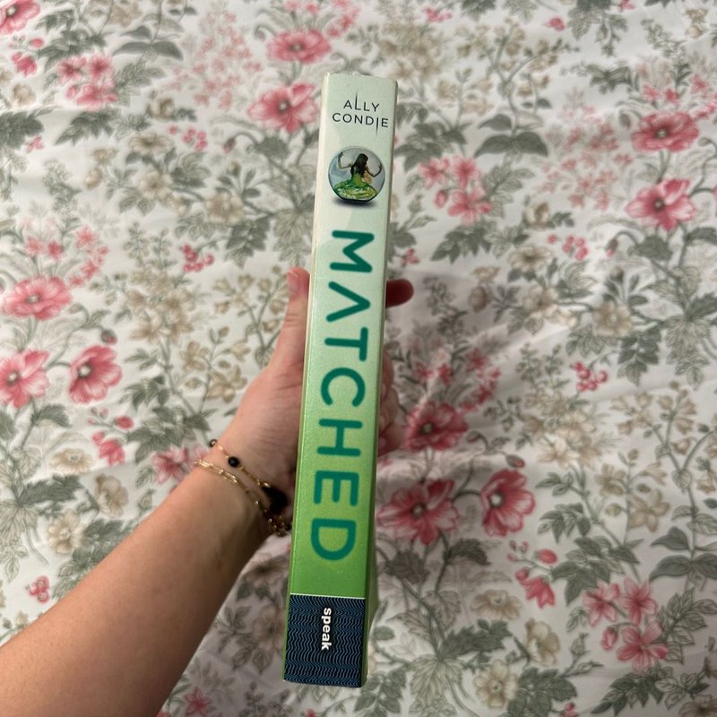 Matched by Ally Condie, Paperback | Pangobooks
