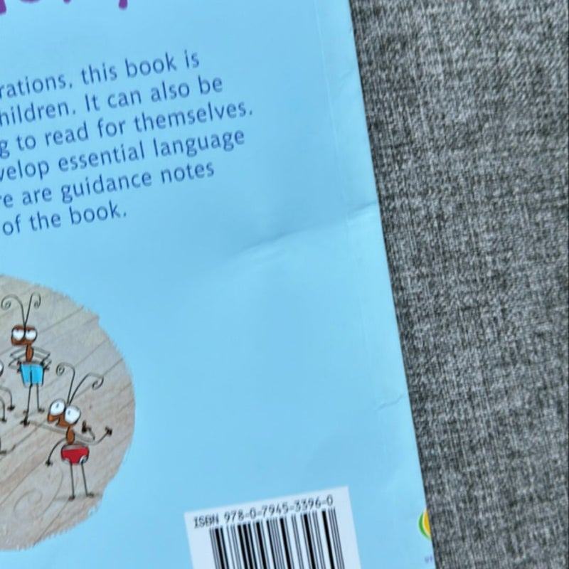 2 Usborne Phonics Readers