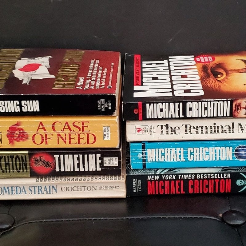 Lot of 8  Michael Crichton Paperback Novels