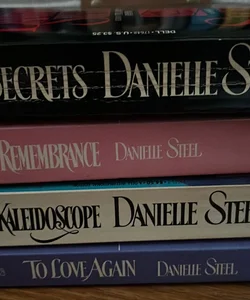 Danielle Steel Paperback Bundle