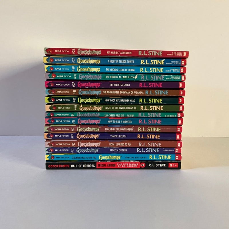 Lot of 16 Goosebumps books, 14 First Prints