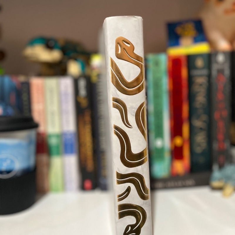 Lore (Fairyloot Special Edition)