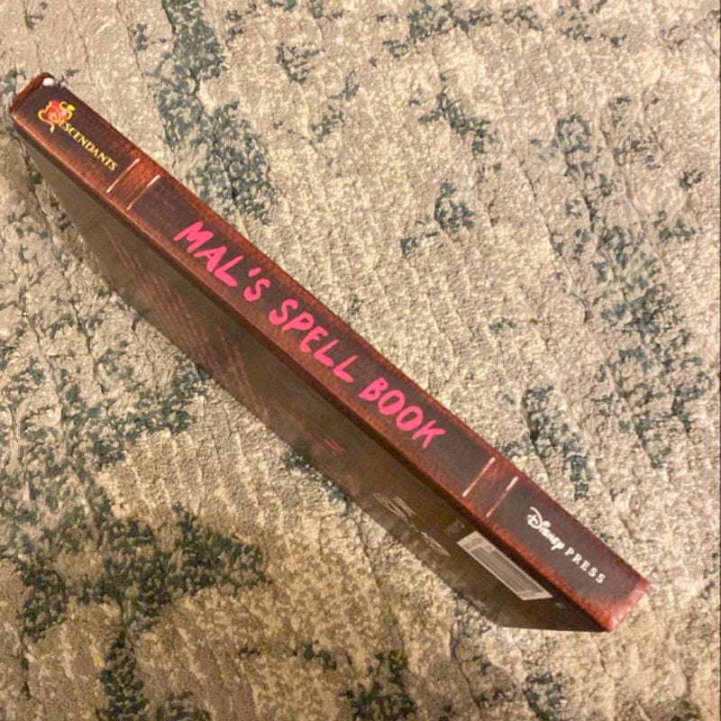 Descendants: Mal's Spell Book