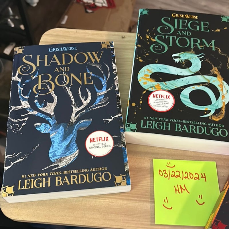 The Shadow and Bone Trilogy Boxed Set