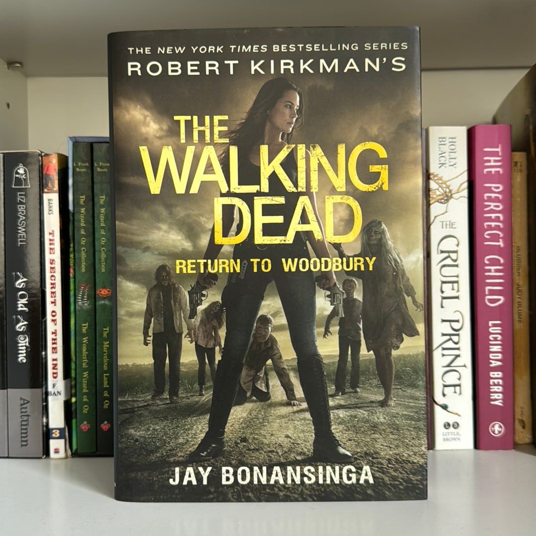 Robert Kirkman's the Walking Dead: Return to Woodbury