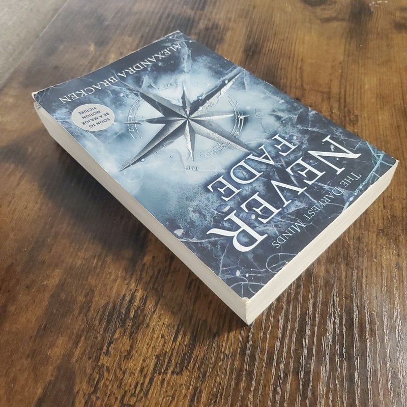 Never Fade (a Darkest Minds Novel)