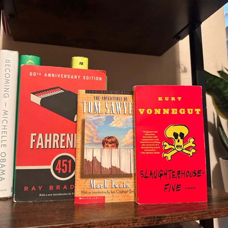 Slaughterhouse-Five (Classic book BUNDLE)
