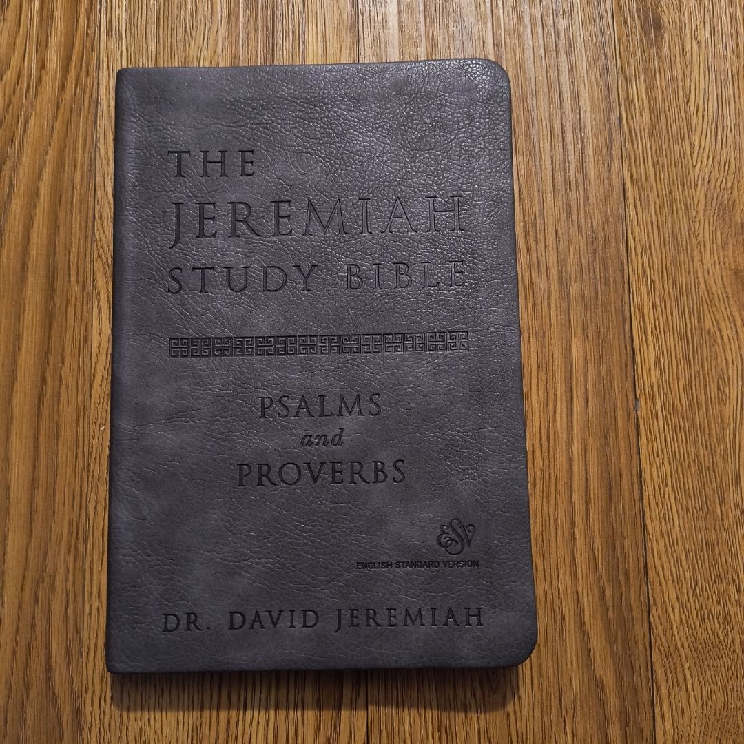The Jeremiah Study Bible, NIV: Jacketed Hardcover