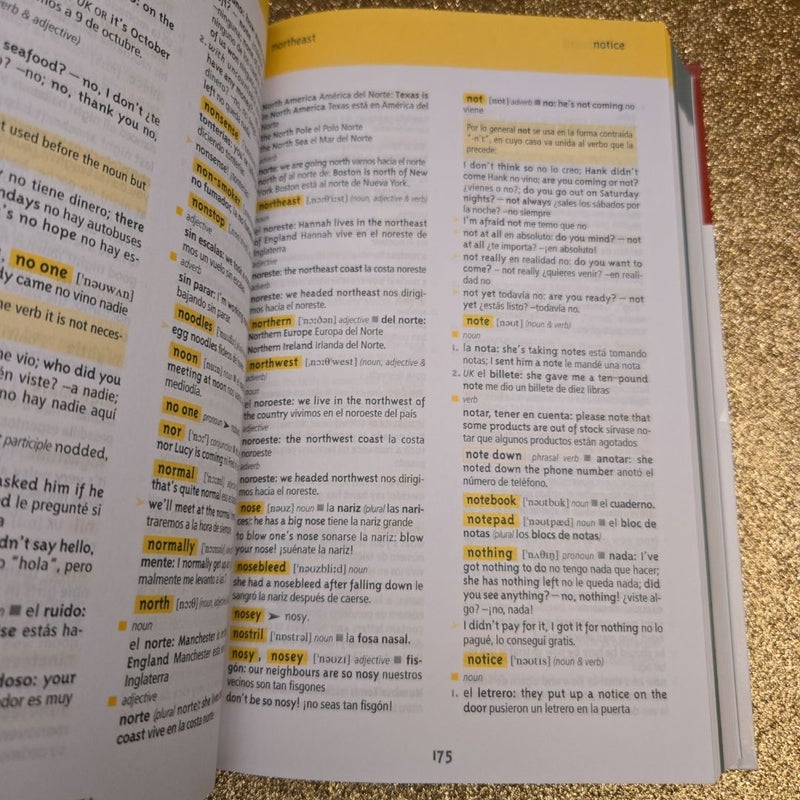 Larousse Student Dictionary Spanish-English/English-Spanish