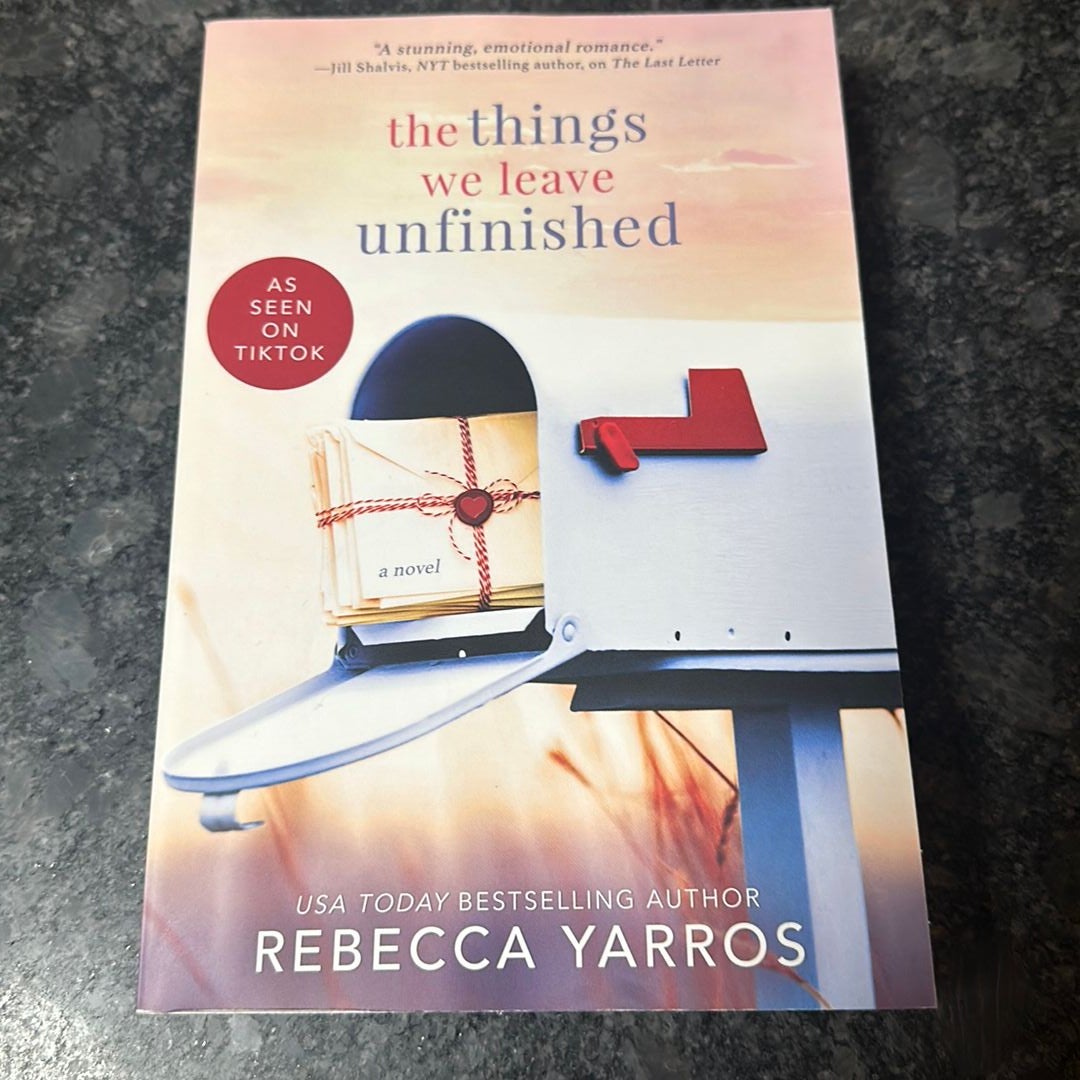 The Things We Leave Unfinished by Rebecca Yarros, Paperback Pangobooks
