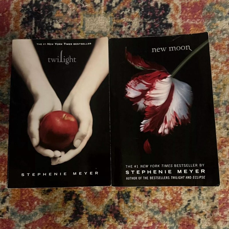 Lot 2 Stephanie Meyer Twilight & New Moon Trade Paperback Books Good