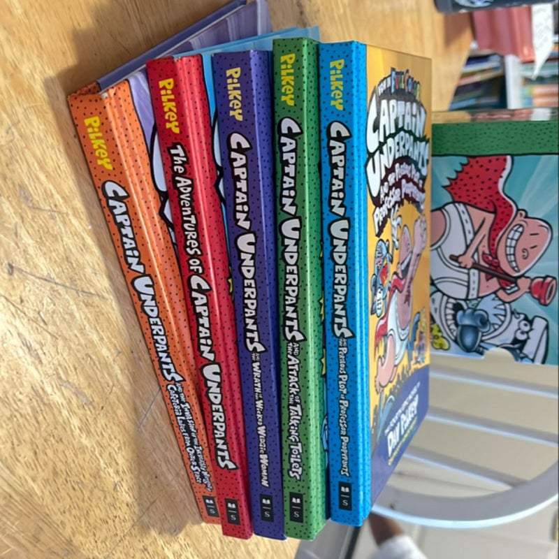 The Captain Underpants Colossal Color Collection (Captain Underpants #1-5 Boxed Set)