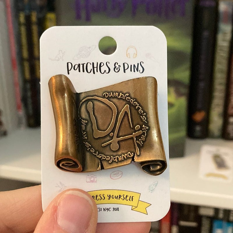 2 FREE Harry Potter pins with Harry Potter and the Half-Blood Prince